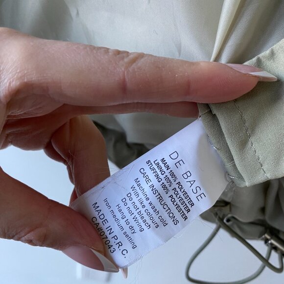 De Base Cropped Puffer Vest - Picture 9 of 10